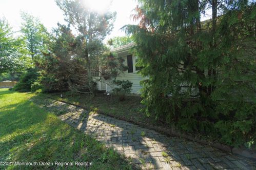 180 Jackson Mills Rd, Jackson Twp, NJ 08527-3056