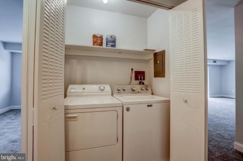 209 Valleybrook Dr, Lancaster PA  17601-4623 exterior