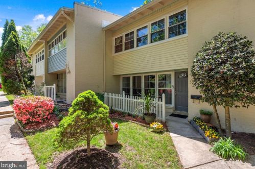 4755 Parkman Ct, Annandale, VA 22003-5046