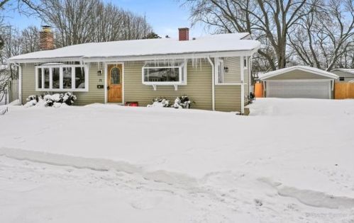 71 Mohawk Trl, Buffalo Grove, IL 60089-3521
