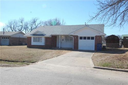 1813 Grisso Dr, Seminole, OK 74868-2618
