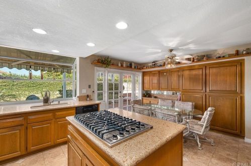 3 Descanso, Irvine CA  92620-1843 exterior