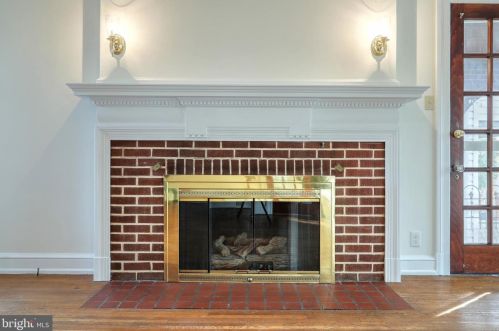 437 Carlisle St, Hanover PA 17331-2188 exterior