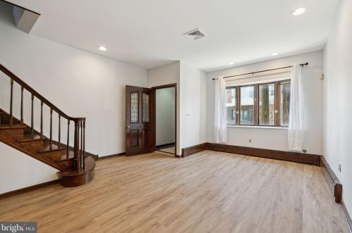 2426 20th St, Philadelphia, PA 19132-3722