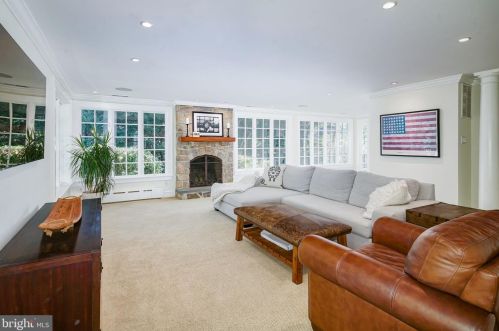 1023 Washington Ave, Tavistock NJ 08033-3605 exterior