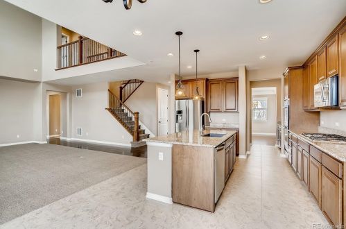 4836 Riviera Way, Aurora CO 80015-4708 exterior