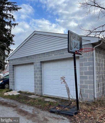 409 High St, Duncannon, PA 17020-1518