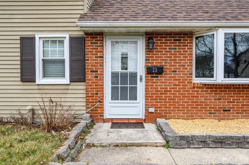 23 Francis St, Iselin, NJ 08830-1121