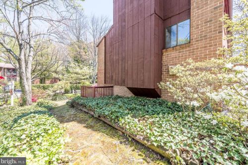 5612 Thicket Ln, Columbia MD  21044-2527 exterior