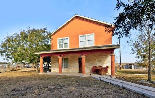 260 4th St, Reedville, TX 78656-9763