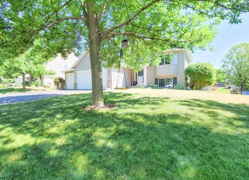 1919 Fischer Dr, Minnetrista, MN 55387