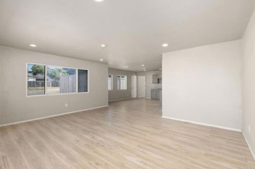 172 Palomar St, Chula Vista CA  91911-3433 exterior