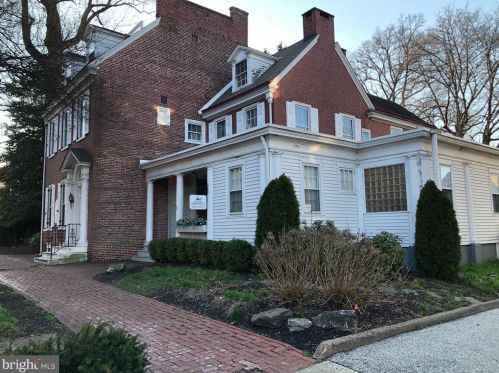 255 Kings Hwy, Haddonfield NJ 08033-1981 exterior