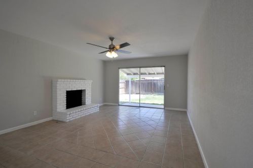 2021 Rochelle Ave, Turlock CA  95382-1666 exterior