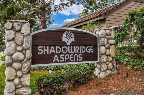 1059 Shadowridge Dr, Vista CA  92081-9044 exterior