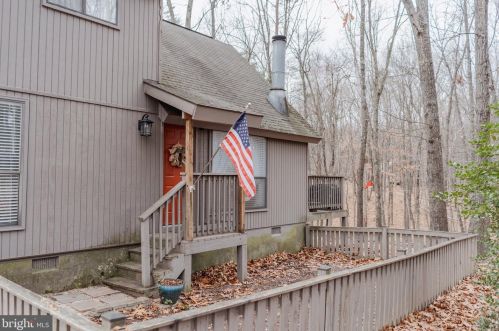 170 Oneida Trl, Hedgesville WV  25427-5248 exterior