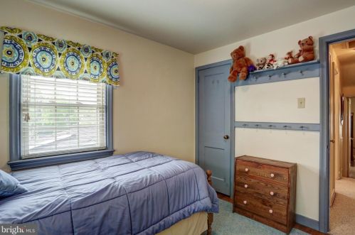 1321 Cheves Pl, Lancaster PA  17603-4943 exterior