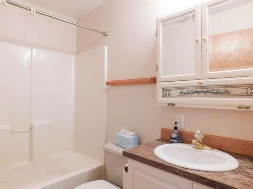 93 Cedar Hill Dr, Yakima, WA 98908-9065