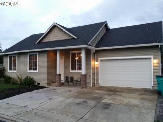211 Hubbard Ave, Yacolt, WA 98675-5511
