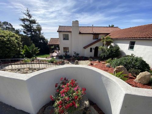 1242 Dover Ln, Santa Barbara, CA 93103-2065