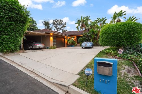 3707 Royal Meadow Rd, Van Nuys, CA 91403-4830