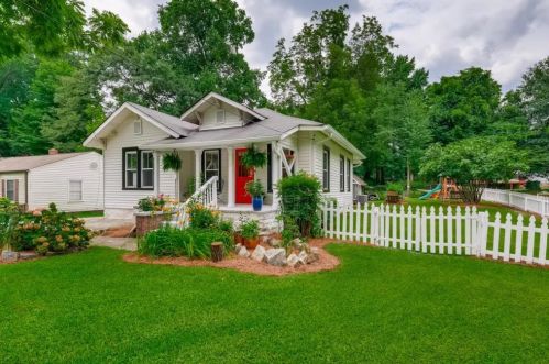 1608 Carroll Dr, Atlanta, GA 30318-3608