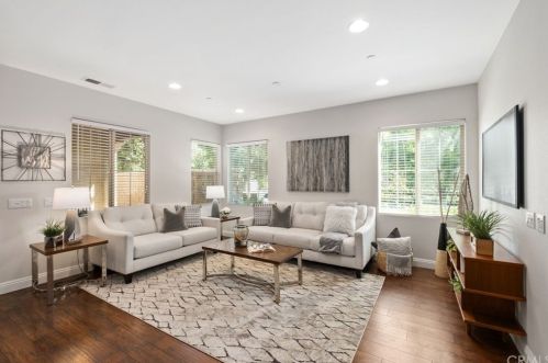 37 Canoe, Irvine, CA 92618-8841