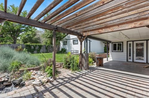 1050 Dartmouth Ave, Englewood, CO 80113-1728