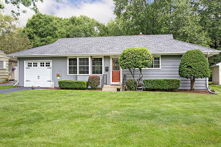 439 Webster St, Batavia, IL 60510-2757