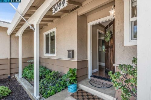 3144 Santa Paula Dr, Concord CA  94518-2821 exterior