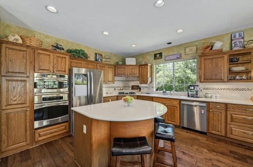 3918 Caney Crk Rd, Austin TX  78732-2216 exterior