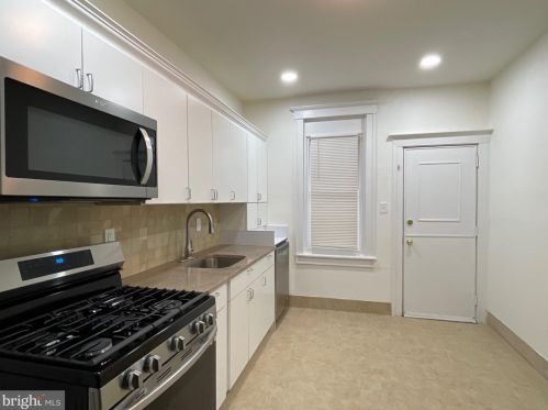 430 Erie St, Camden NJ  08102-2504 exterior