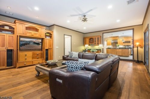 51 Woodland Rd, Dover NJ  07869-4135 exterior