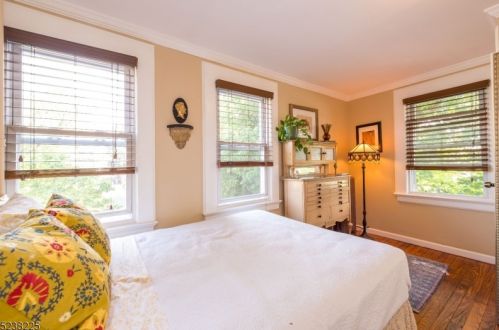 70 Hillcrest Rd, Maplewood NJ  07040-1605 exterior