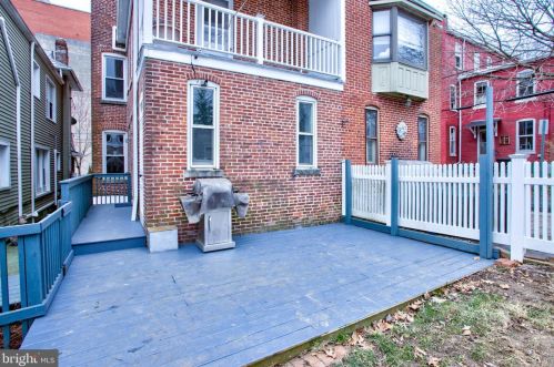 827 Walnut St, Lancaster PA  17602-2436 exterior