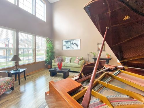 1843 Lake Bluff Ln, Pingree Grove, IL 60140-2051