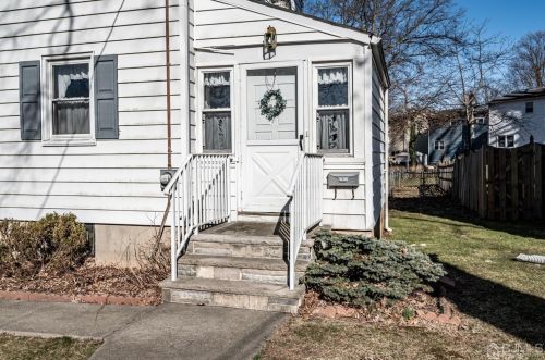 243 Maple Ave, Green Brook, NJ 08812-1612