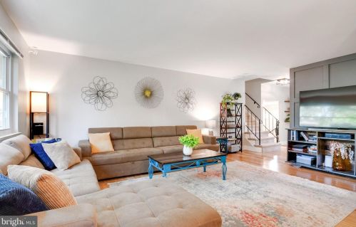 3 Autumn Ct, Silver Spring, MD 20904-3301