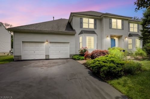 11 Galloway Ct, Town Center, NJ 07052-2500