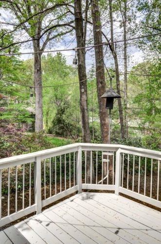 330 Highbrook Dr, Atlanta GA  30342-2315 exterior