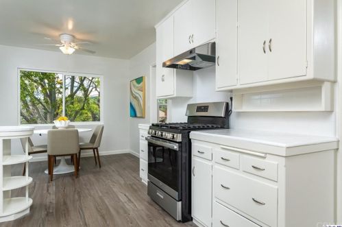 5124 Ln Crescenta Ave, Glendale CA 91214-2117 exterior