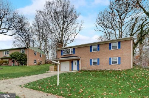 7203 Hadlow Dr, Springfield VA  22152-3529 exterior