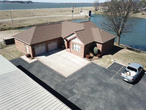 213 Grace St, Salina, OK 74365-2036