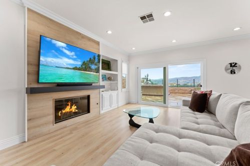 8835 Foxhollow Dr, Anaheim CA  92808-1672 exterior