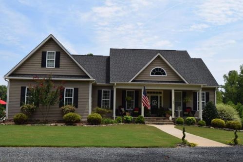 702 Connell Rd, Whispering Pines, NC 28327-7970