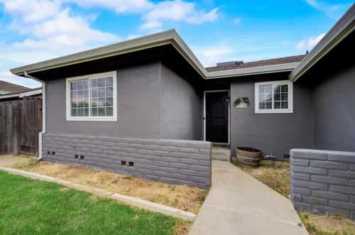 133 Hemlock Dr, Lodi, CA 95240-6736