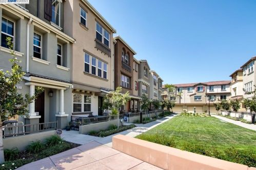 1251 George Cir, Hayward, CA 94541-4398
