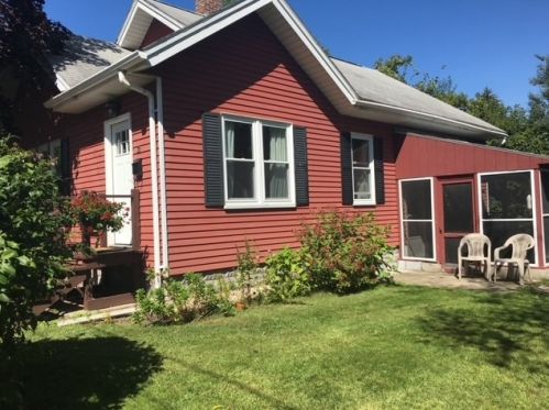 30 Kingsbury St, Keene, NH 03431-3826