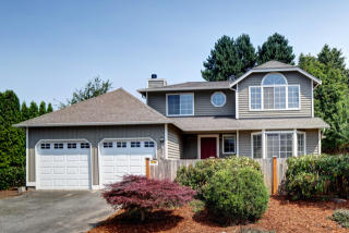 570 Olympia Ave, Seattle, WA 98056-3982