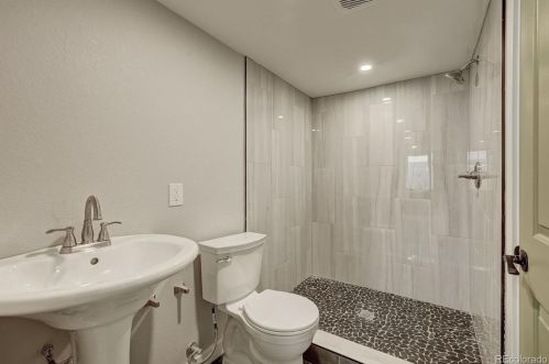 225 Raleigh St, Denver CO  80219-1851 exterior